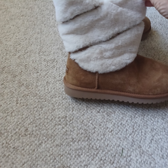 UGGs Koolaburra Dezi Tan suede boot size 9. Excellent like New condition - Picture 5 of 14